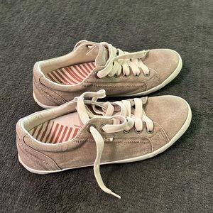 Taos star tan canvas sneakers